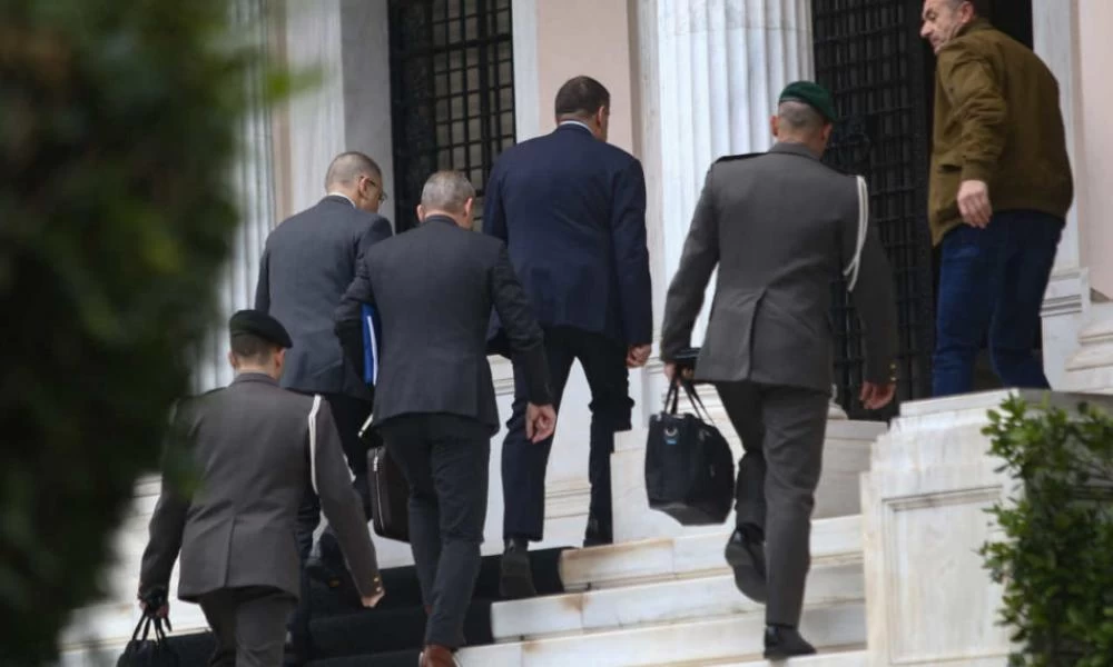 ΚΥΣΕΑ: Νέα δομή δυνάμεων-Ανανέωση θητείας αρχηγών